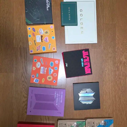 방탄 앨범, 응원봉, 포카 등