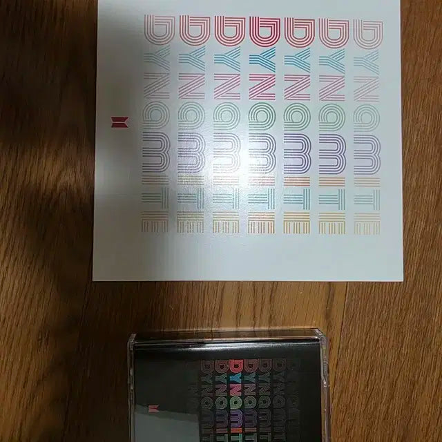 방탄 앨범, 응원봉, 포카 등