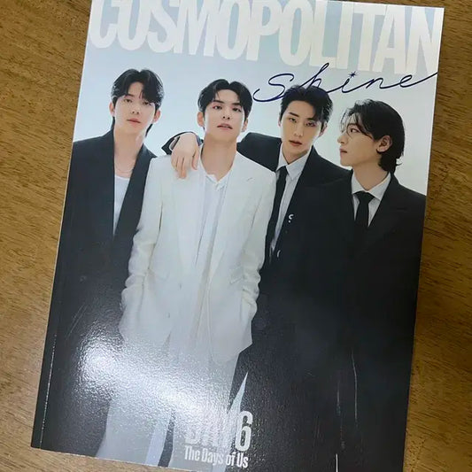 데이식스 코스모폴리탄 단체