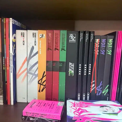 스트레이키즈 앨범 판매 (넘기면 상세 사진 있어요)