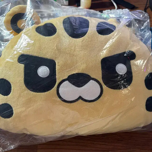 르세라핌 핌즈클럽 김아치 김채원 쿠션 팝니다