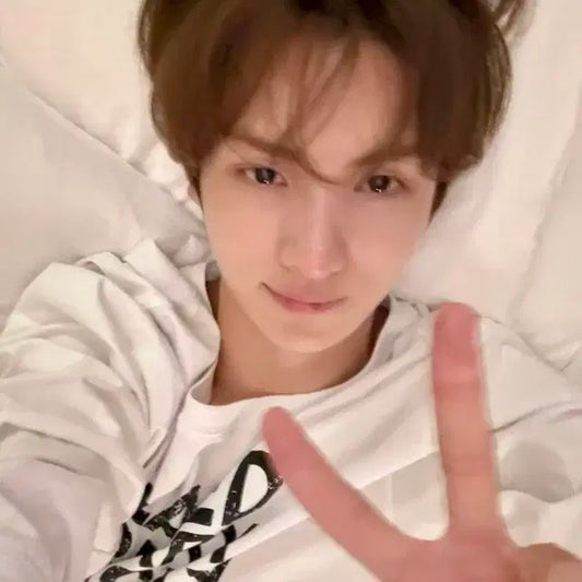 투어스 영재 포카 팔아요