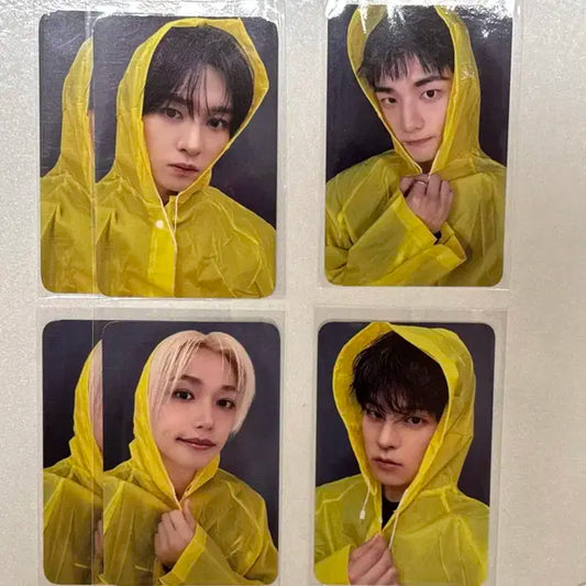 스키즈 카르마 팝업 현진 리노 용복 필릭스 승민 유니폼 우비 포카