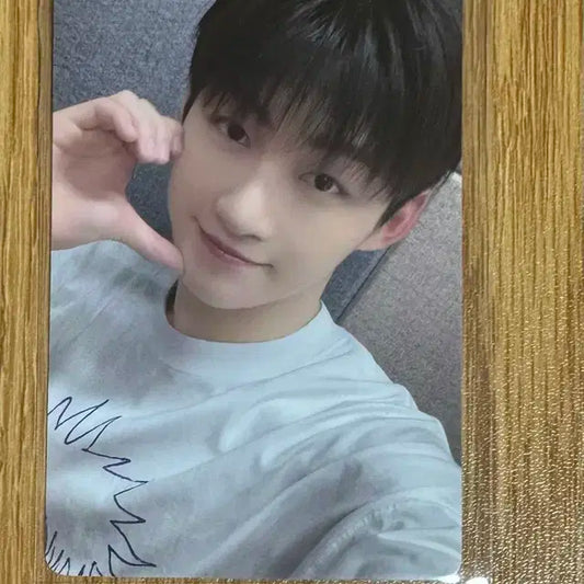 투어스 지훈 미공포 이즈위 1차 특전 포카