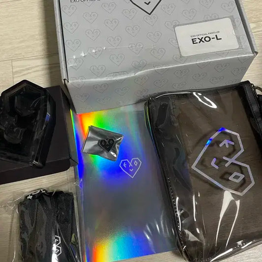 엑소 응원봉 앨범 잡지 굿즈 팔아요