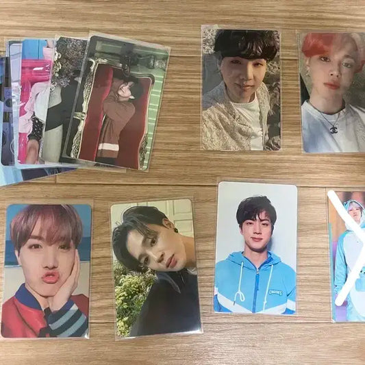 방탄 공굿이랑 비공굿 다 합쳐서 팔아요(덤으로 앨범도 드립니다)