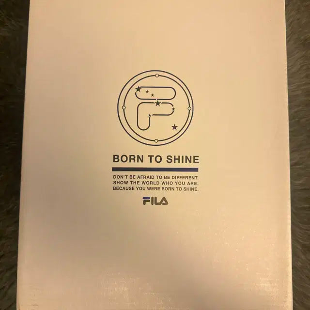 [새상품] BTS X휠라 보이저컬렉션 RGB 플렉스 샤인 블랙 240mm