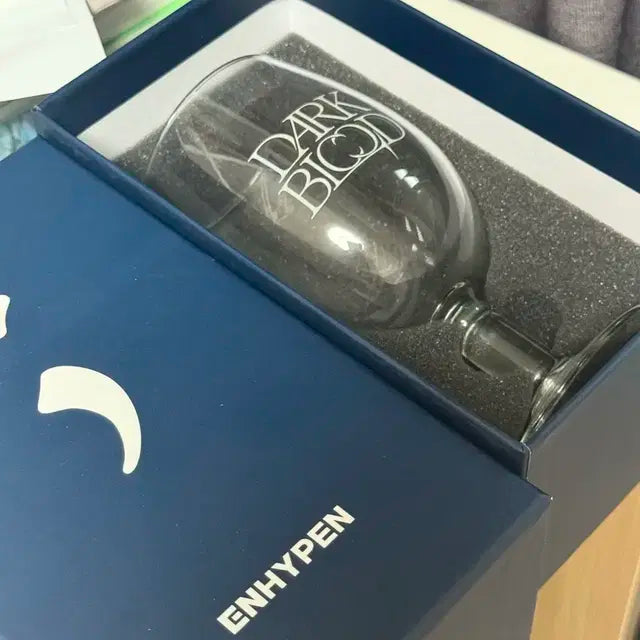 엔하이픈  다크블러드 쇼케이스 특전 와인잔 컵 유리잔