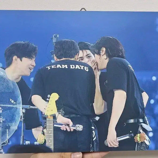 데이식스 액자 원가 양도
