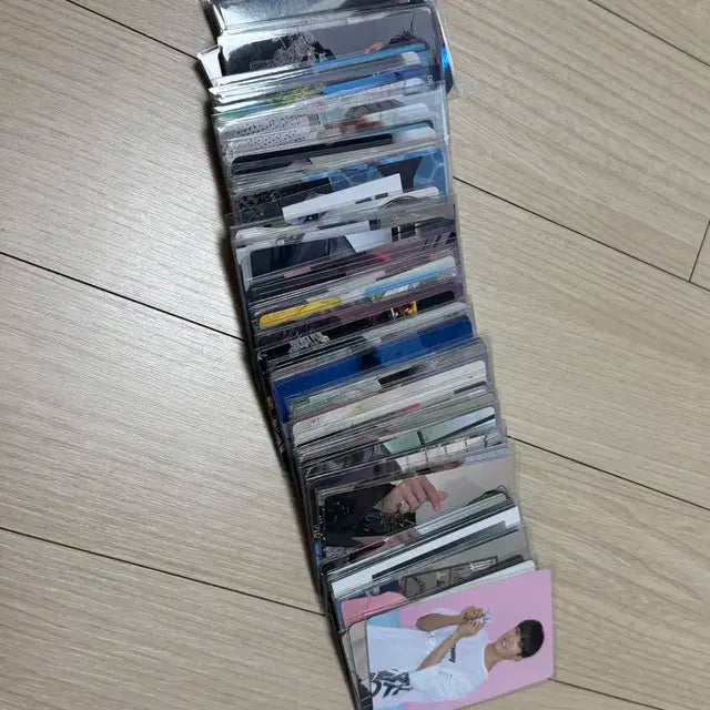 도겸 포카 80장 일괄 판매합니다