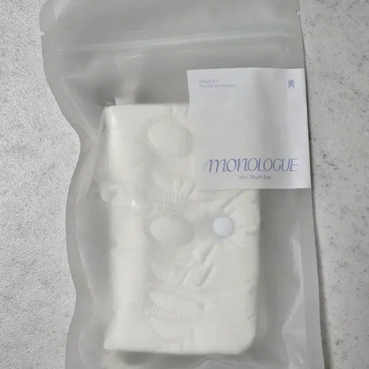 몬스타엑스 10주년 팝업 모놀로그 미니파우치