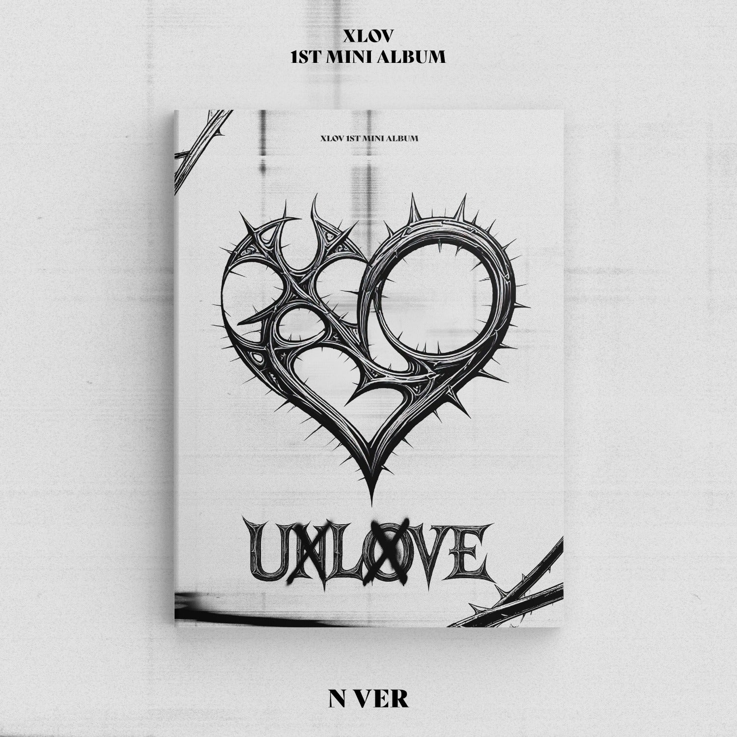 XLOV - 1ST MINI ALBUM [UXLXVE] (N VER.) – Funiki